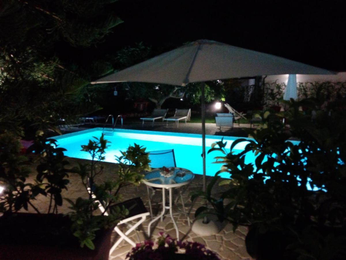 Casa Vacanza Augusto 우기아노 라 치에사 외부 사진