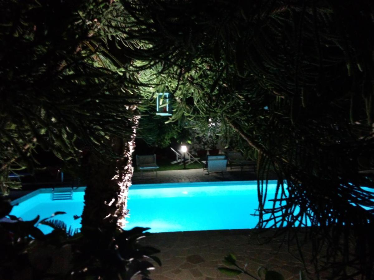 Casa Vacanza Augusto 우기아노 라 치에사 외부 사진