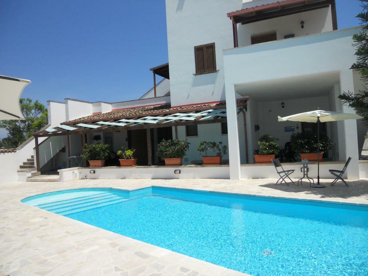 Casa Vacanza Augusto 우기아노 라 치에사 외부 사진